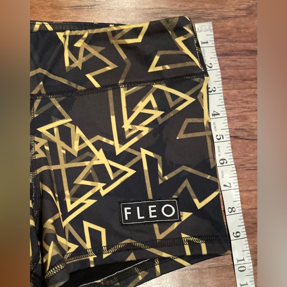 FLEO Gold Triangle Booty Shorts size XS - Picture 4 of 5